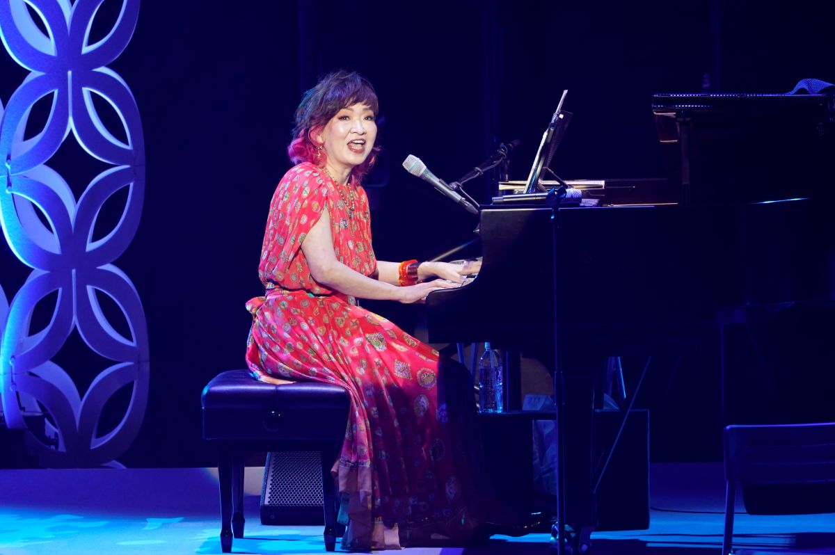 清水ミチコ　～清水ミチコ 40th BEST～「SHOW MUST GOING MY WAY」